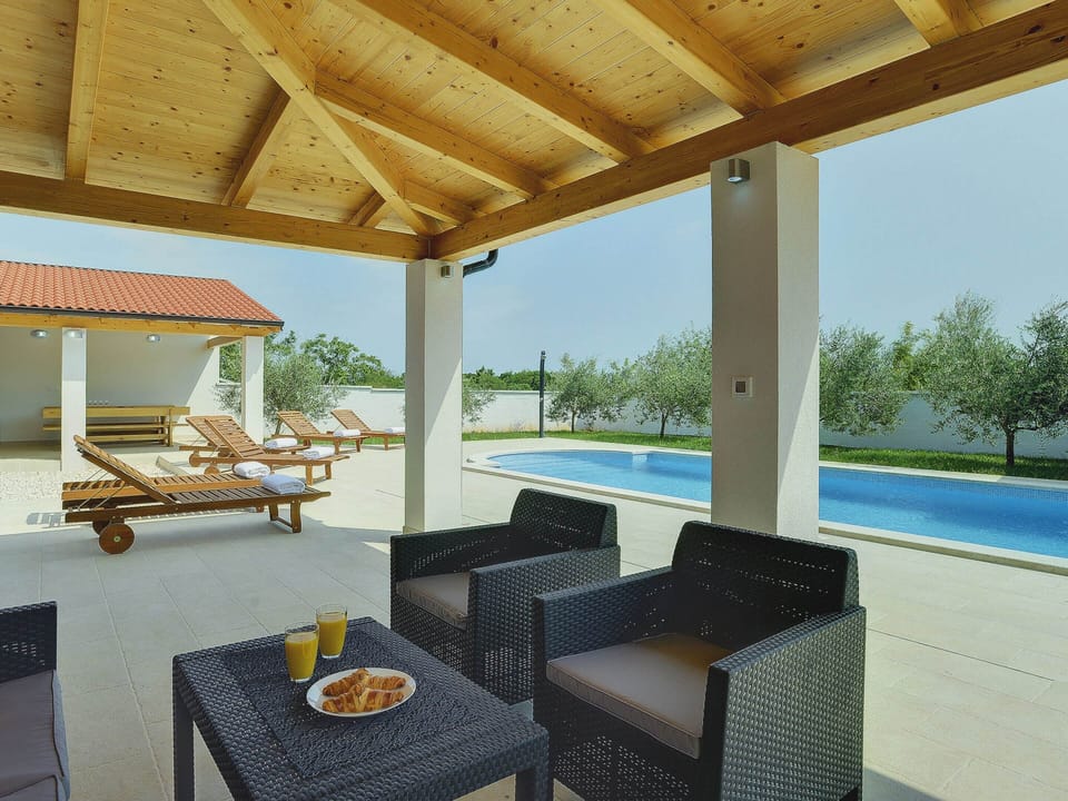 House | Pool | Indoor pool, outdoor pool