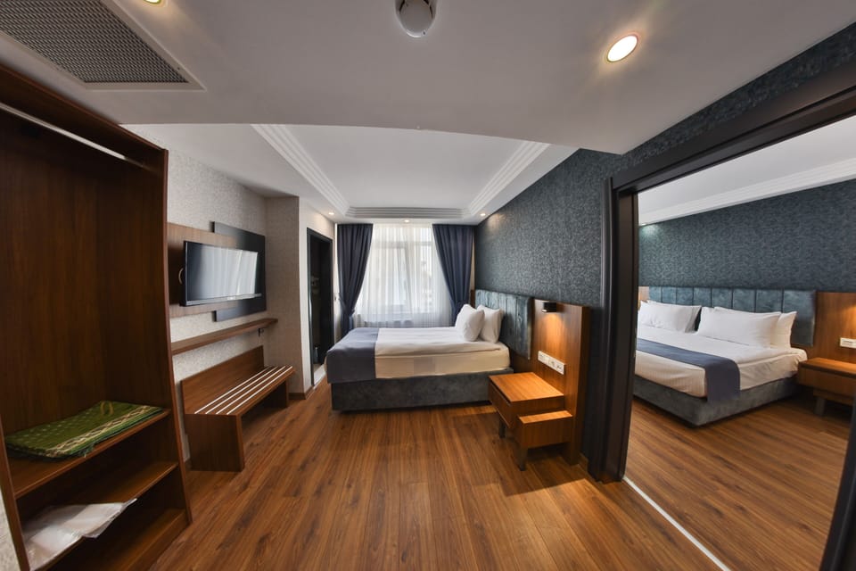 Family Studio Suite | Minibar, free WiFi