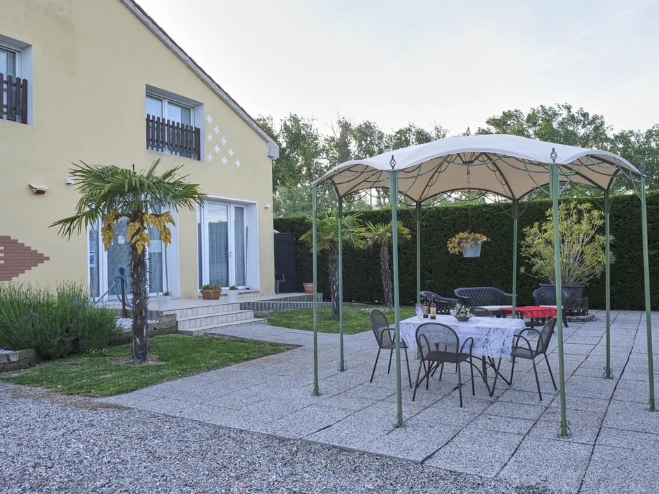 Villa | Dining