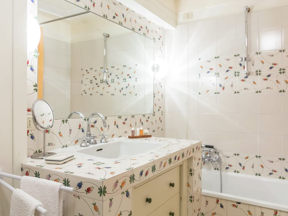 House | Bathroom