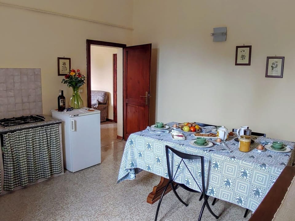 Apartment | Dining