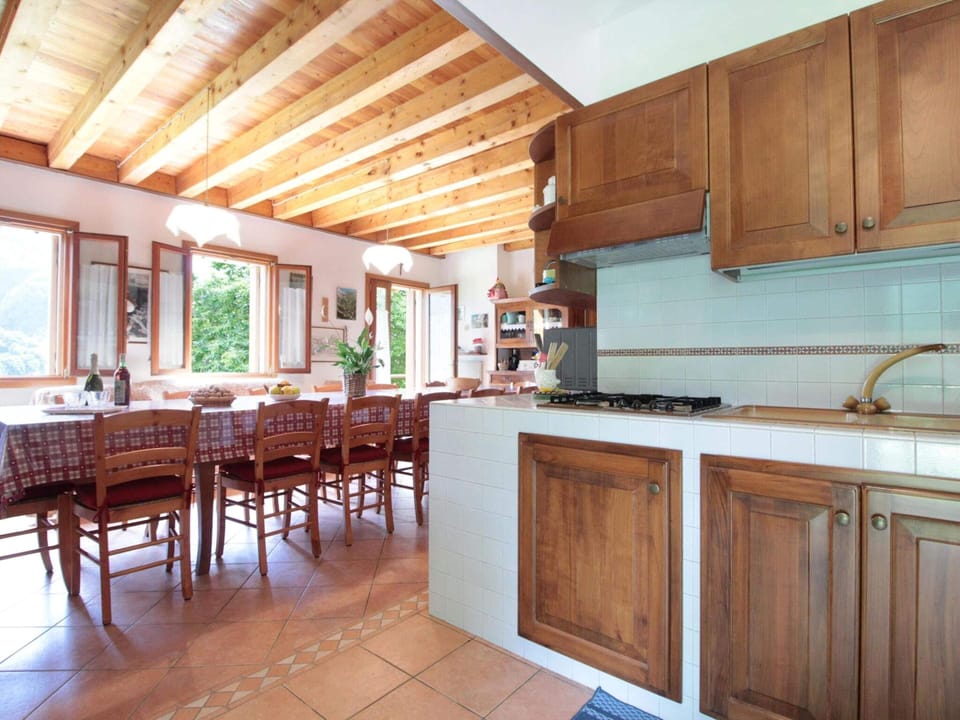 House | Private kitchen | Highchair