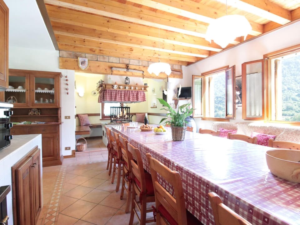 House | Private kitchen | Highchair