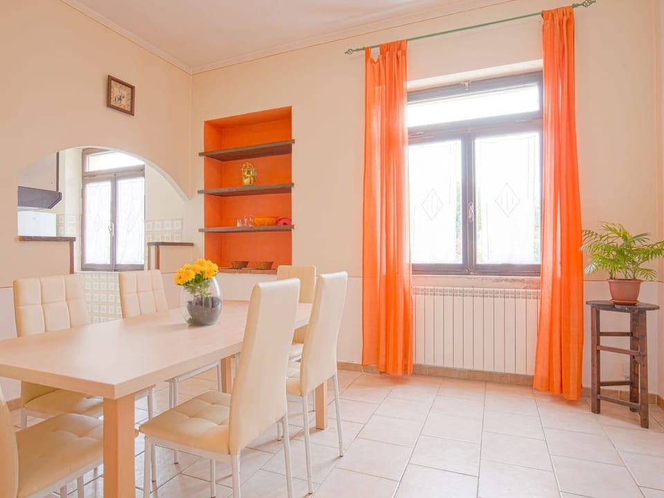 House | Dining