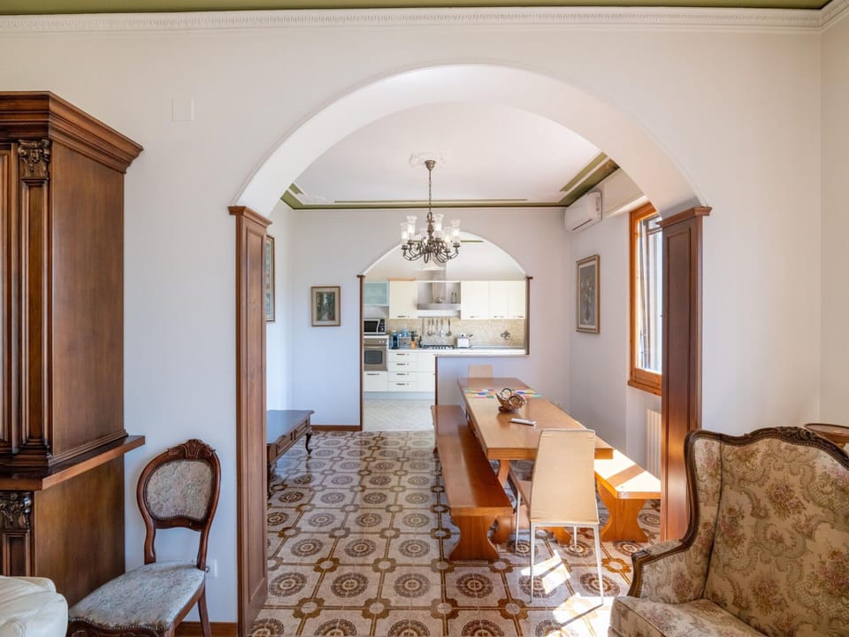 House | Dining