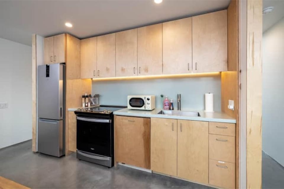 Fully Stocked Kitchen