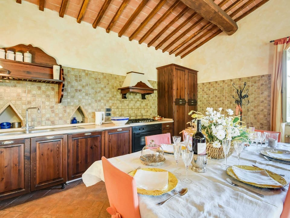 House | Private kitchen | Highchair