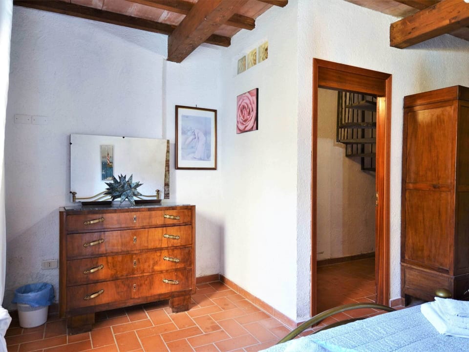 House | 2 bedrooms, individually furnished, bed sheets