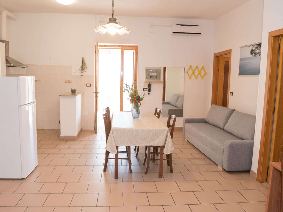 Apartment | Dining
