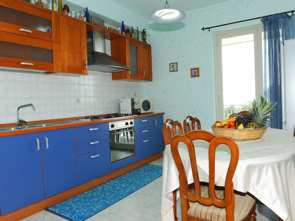 House | Private kitchen | Microwave, dishwasher, coffee/tea maker