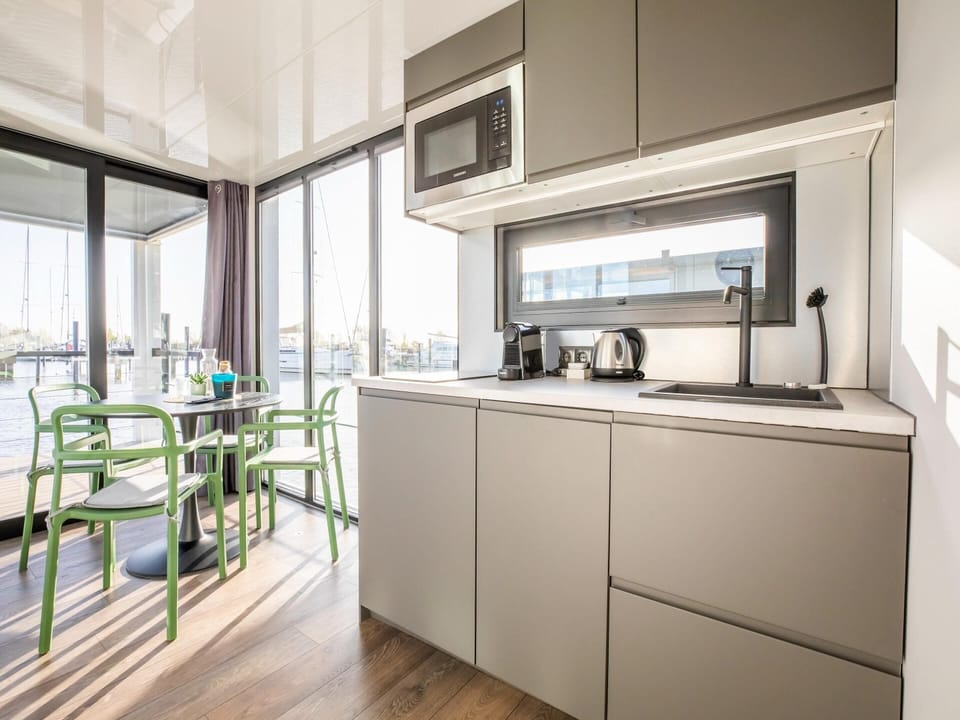 Mobile Home | Private kitchen