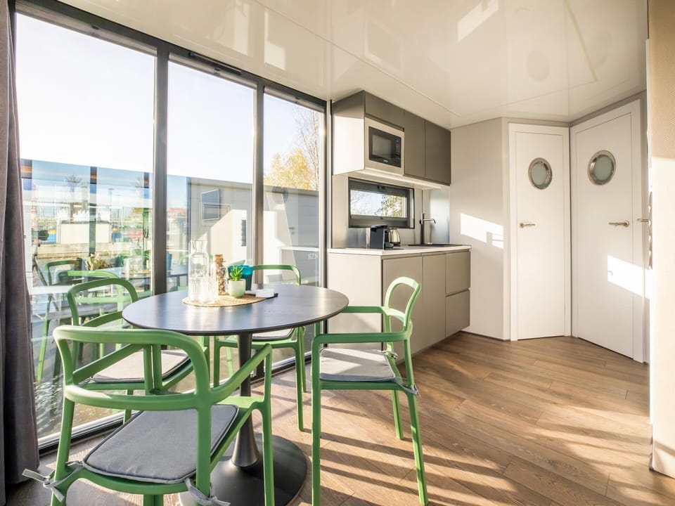 Mobile Home | Dining