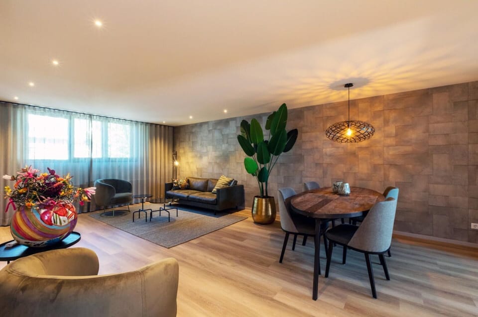 Apartment | Dining