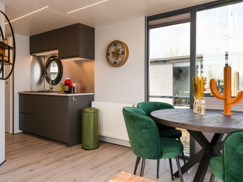 Mobile Home | Dining