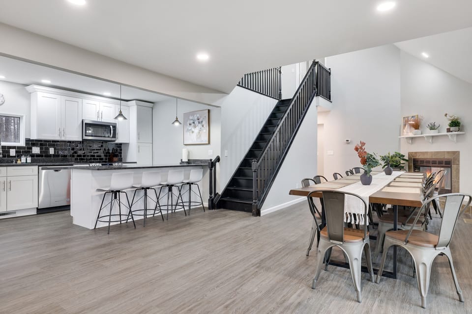 Kitchen/Dining area 
