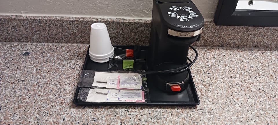 Superior Room, 1 King Bed, Non Smoking | Coffee and/or coffee maker