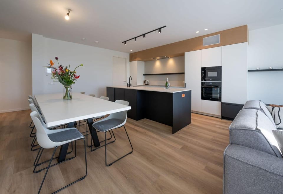 Apartment | Dining