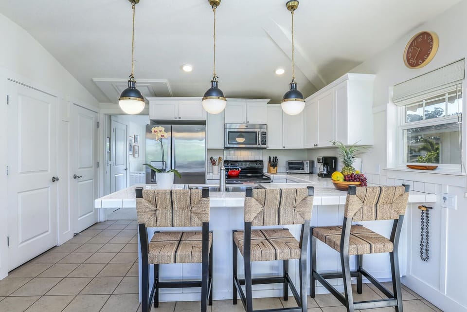 KITCHEN AND BAR AREA