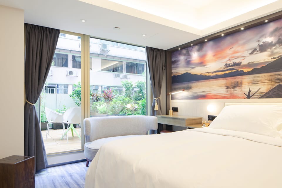 Smart Room with Garden | Down comforters, in-room safe, iron/ironing board, free WiFi