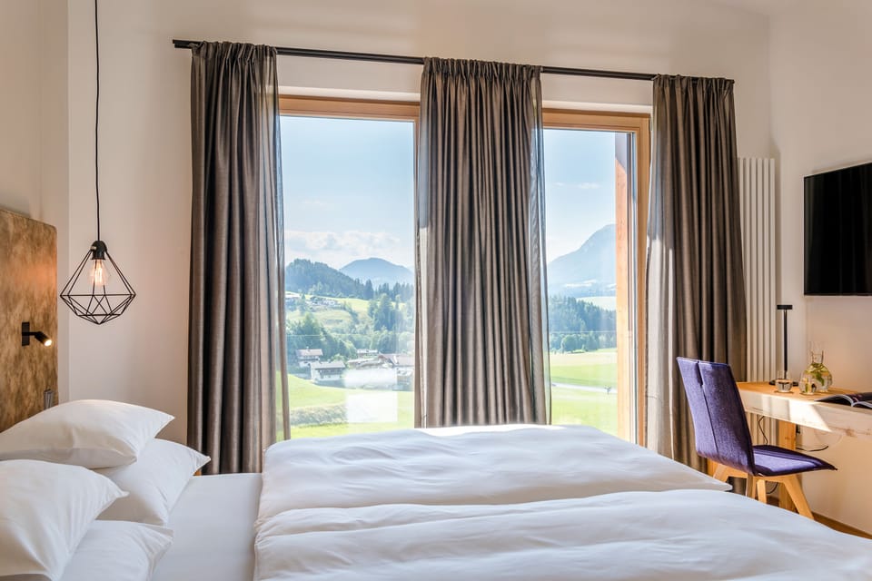 Deluxe Double Room, Mountain View (Top) | Premium bedding, memory foam beds, minibar, in-room safe