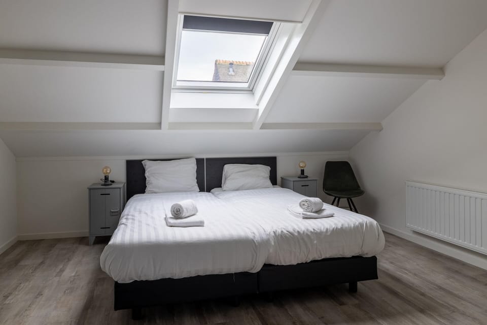 House | 3 bedrooms, individually furnished, bed sheets