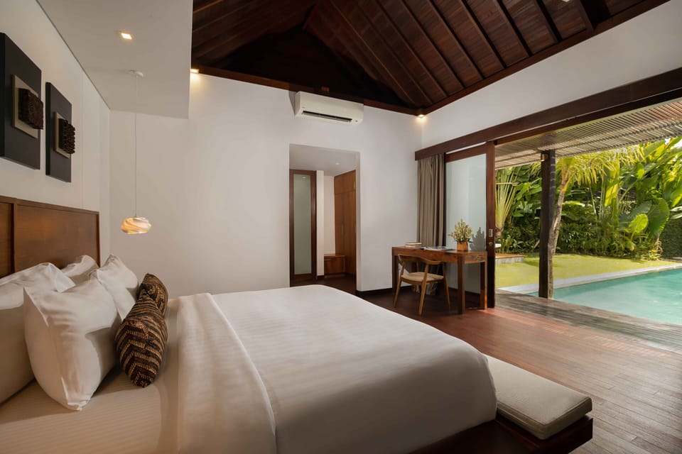 Master bedroom with 2 double beds - King size and queen size