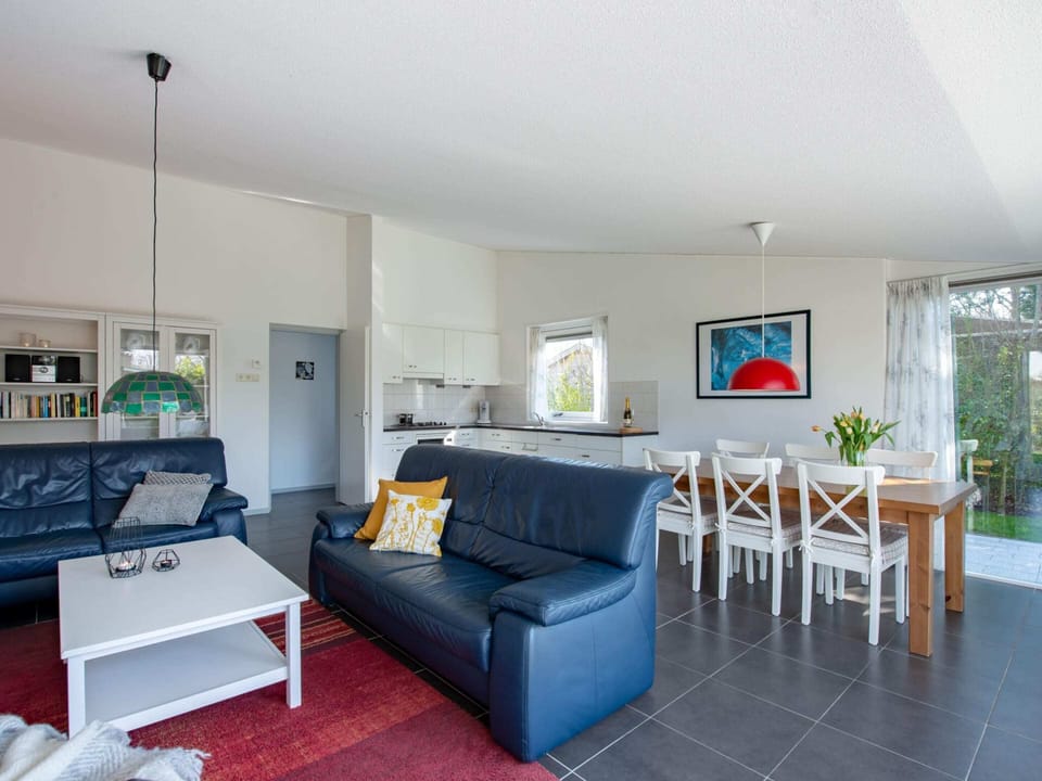 Bungalow | Private kitchen | Fridge