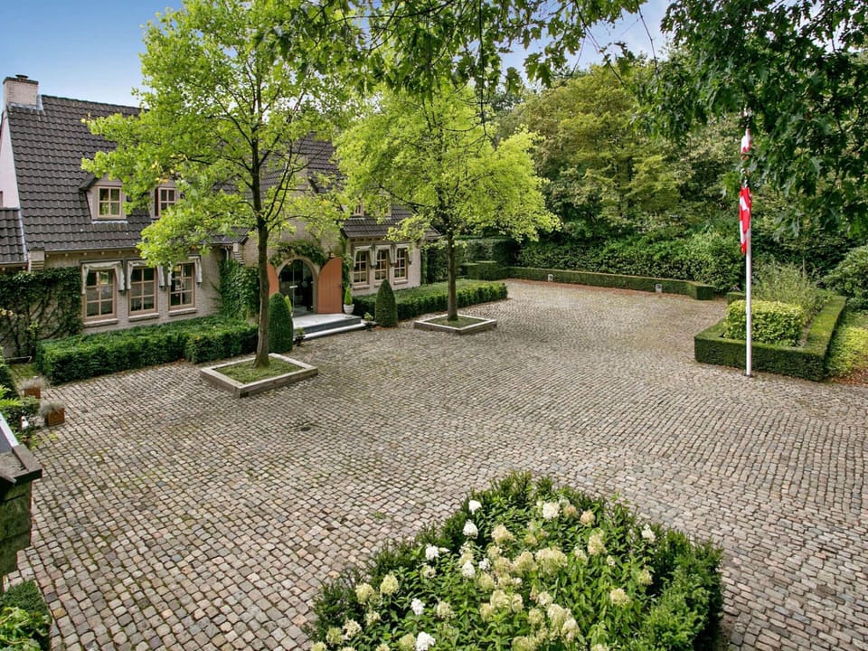 Villa | Exterior