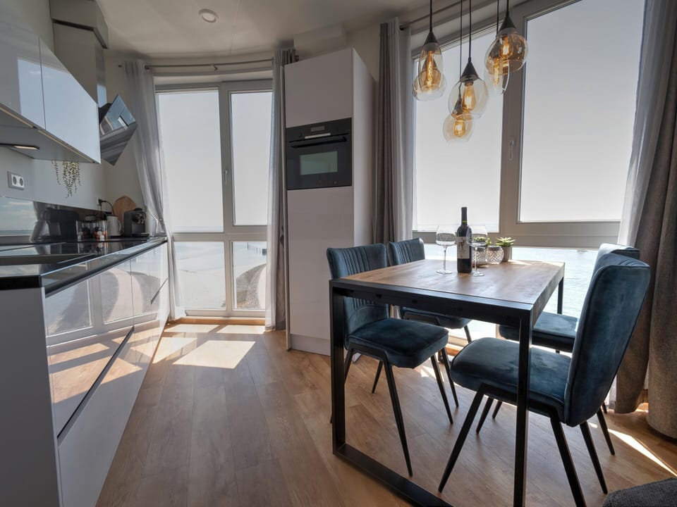 Apartment | Dining