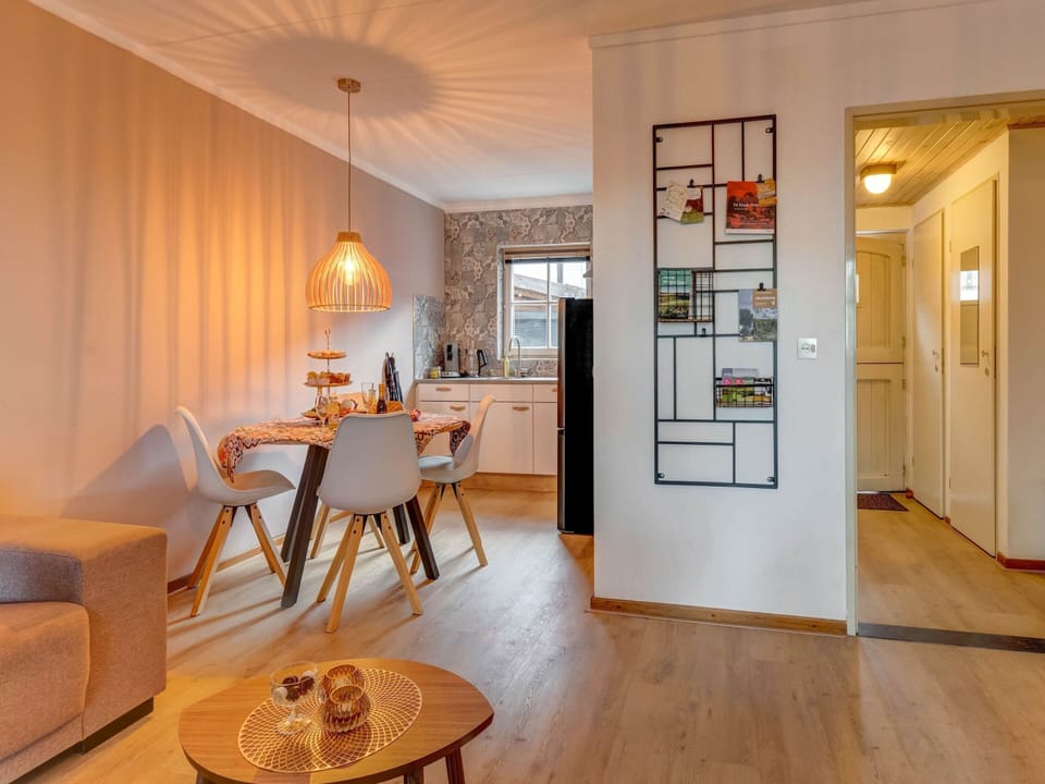 Cottage | Dining