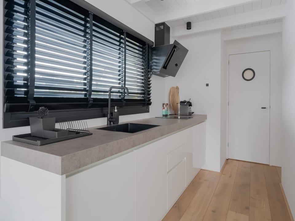 Mobile Home | Private kitchen | Oven, electric kettle