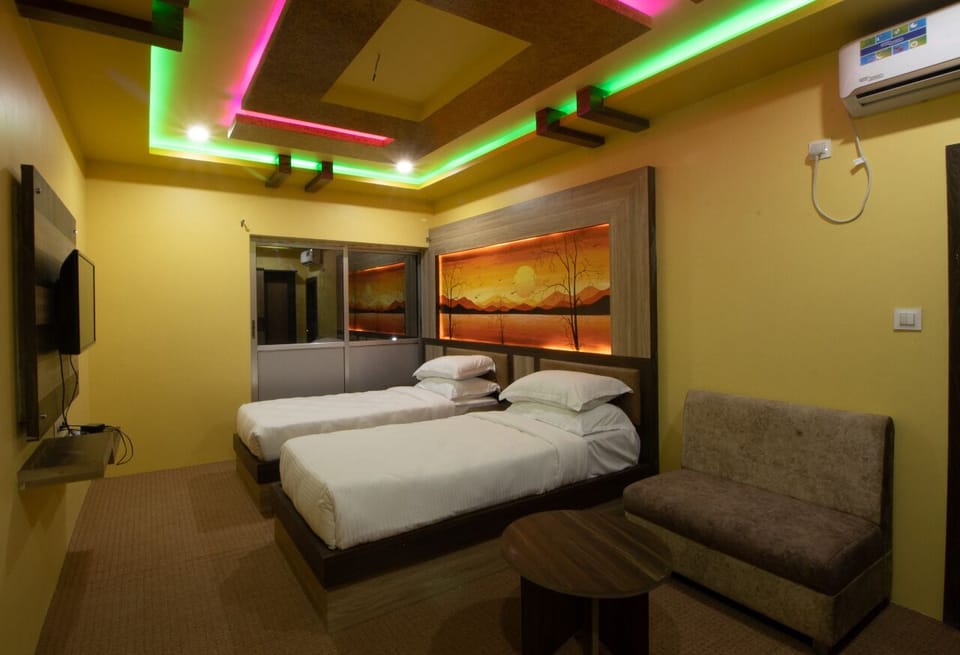 Deluxe Double or Twin Room | In-room safe, iron/ironing board, free WiFi