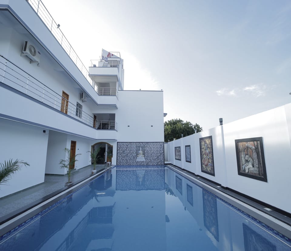 APK Farm House Hotel in Noida