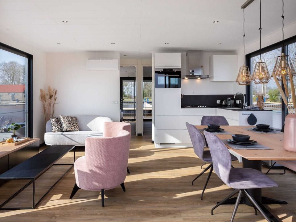 Mobile Home | Dining