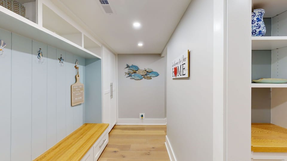 Entrance/Mudroom