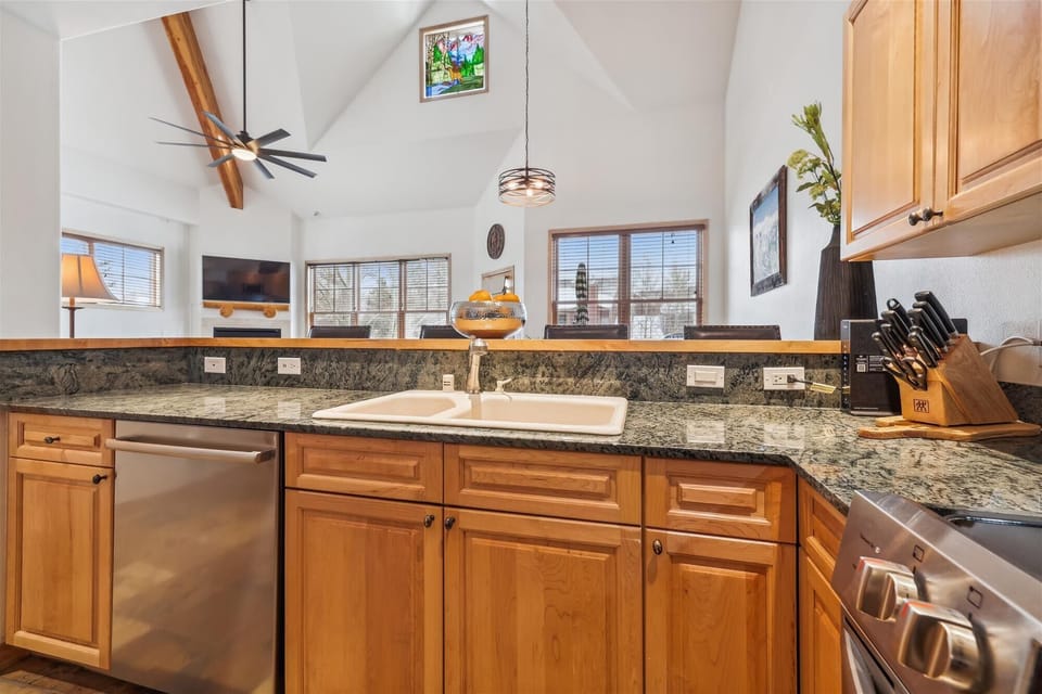 Kitchen - Corral 309W - Breckenridge Vacation Rental