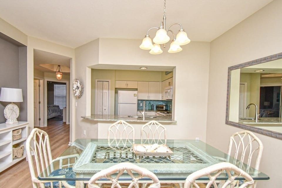 Condo, 3 Bedrooms | Dining