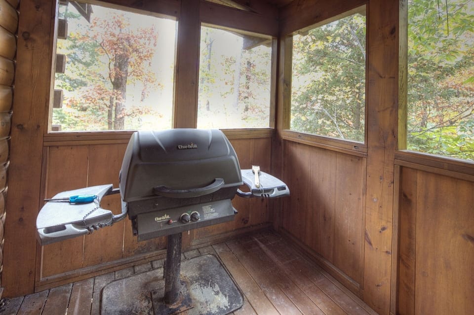 Cabin, 2 Bedrooms | BBQ/picnic area