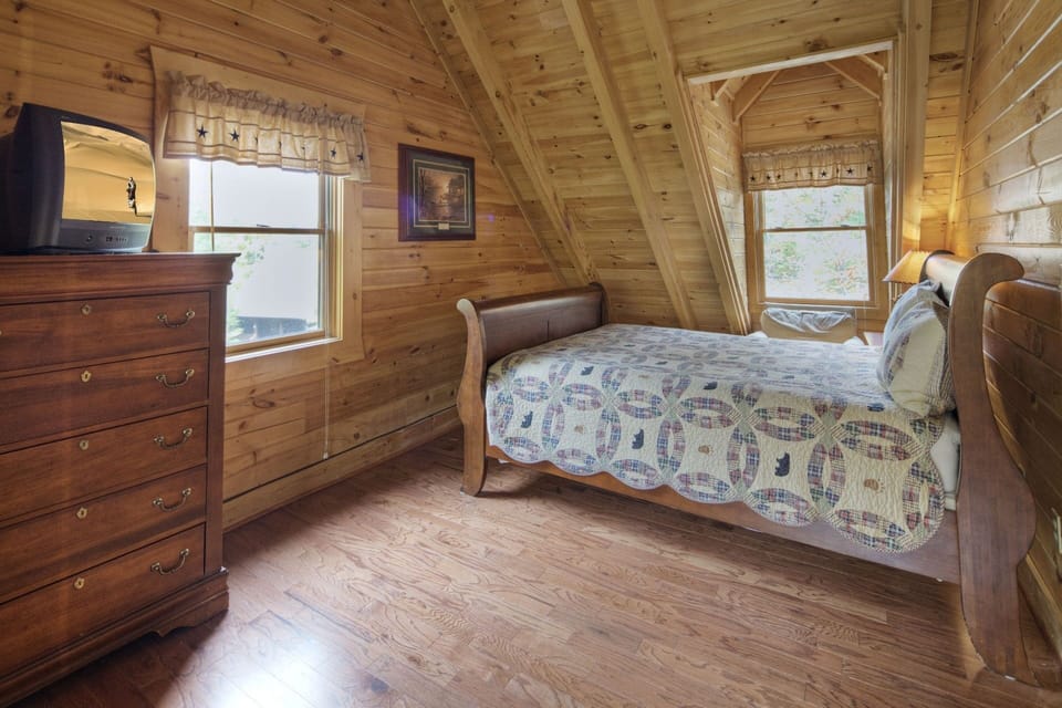 Cabin, 2 Bedrooms | 2 bedrooms, free WiFi