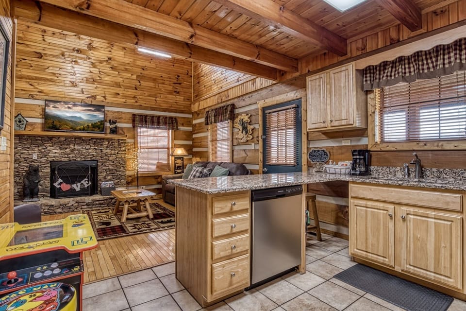 Cabin, 1 Bedroom | Private kitchen | Fridge, oven, coffee/tea maker, toaster