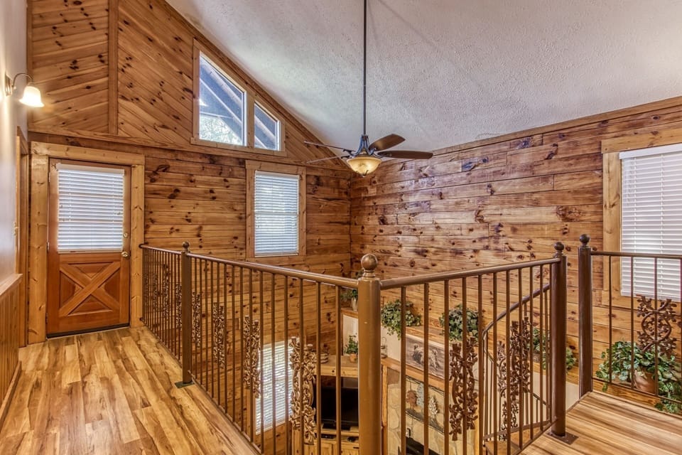 Cabin, 3 Bedrooms | Interior detail