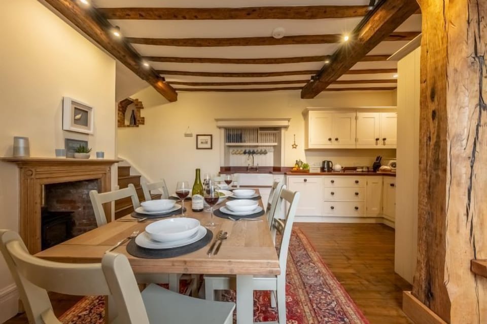 Ground floor: Dining and Kitchen