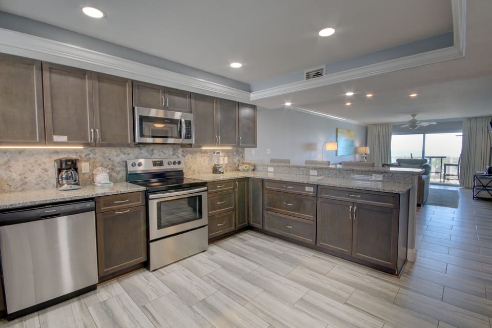 Condo, 2 Bedrooms | Private kitchen | Coffee/tea maker, fridge, oven, toaster