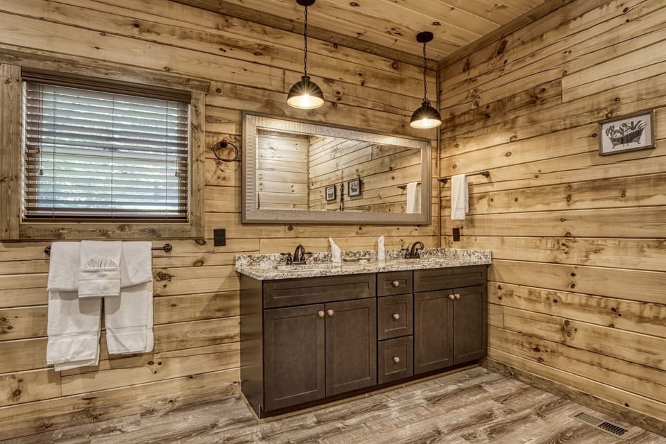 Ern841 - Sweet Feet Retreat - Location, Location, And Private Indoor Pool! 2 Bedroom Cabin by RedAwning Cabin in Pigeon Forge