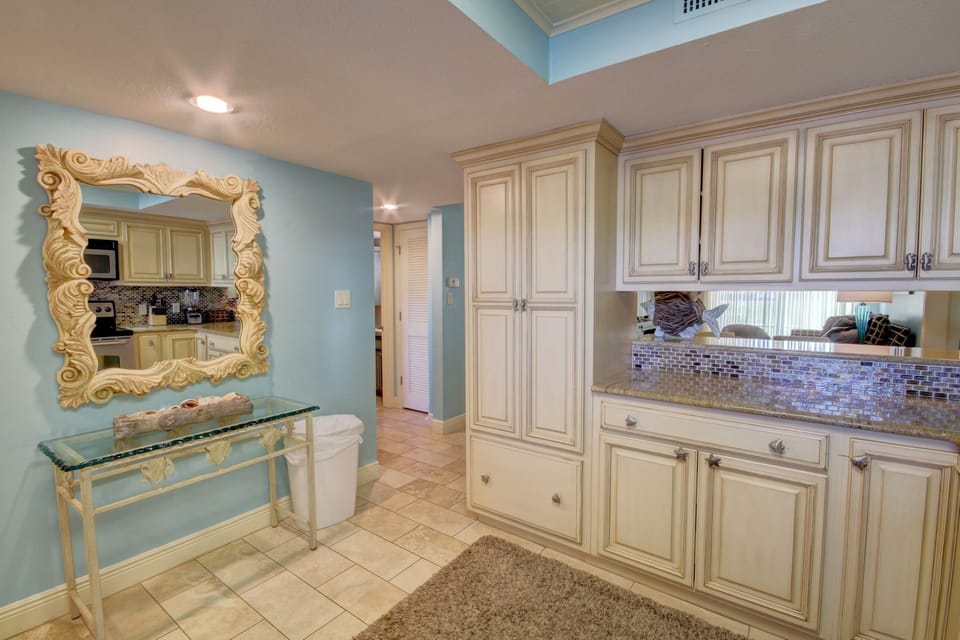 Condo, 2 Bedrooms | Private kitchen | Coffee/tea maker, fridge, oven, toaster