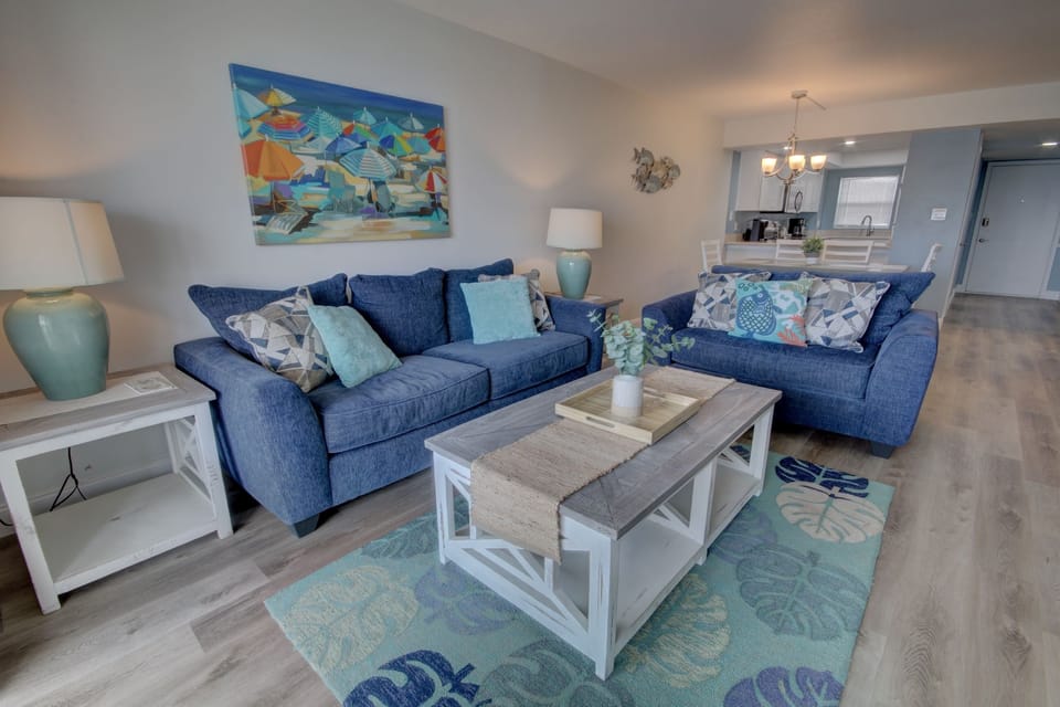 Condo, 2 Bedrooms | Living area