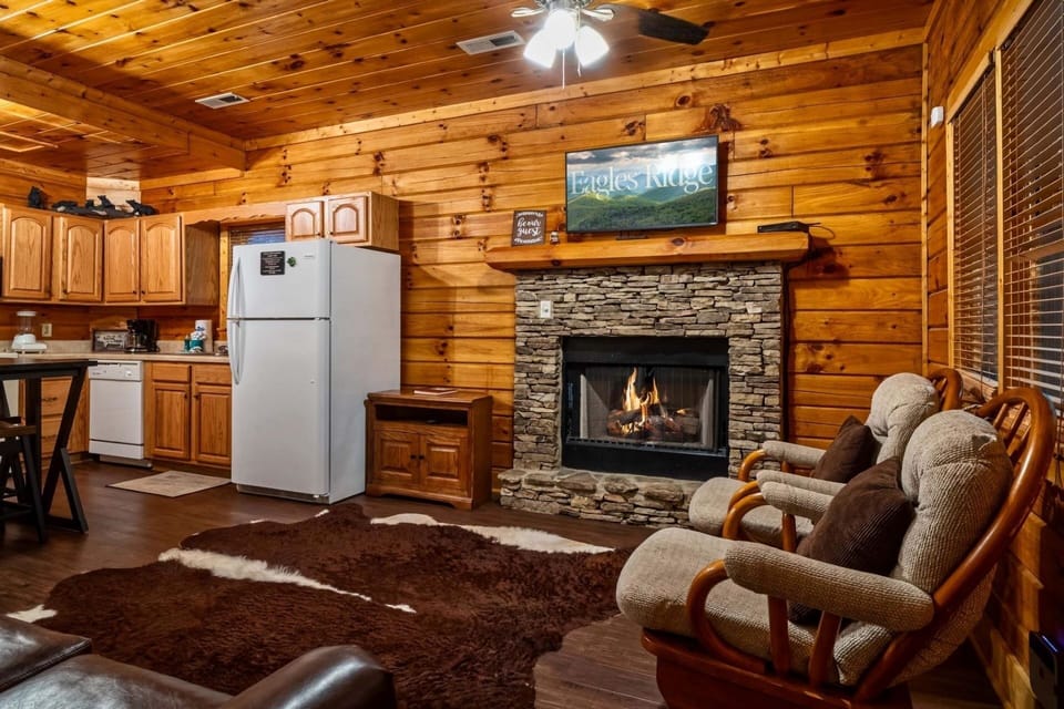 Cabin, 2 Bedrooms | Interior