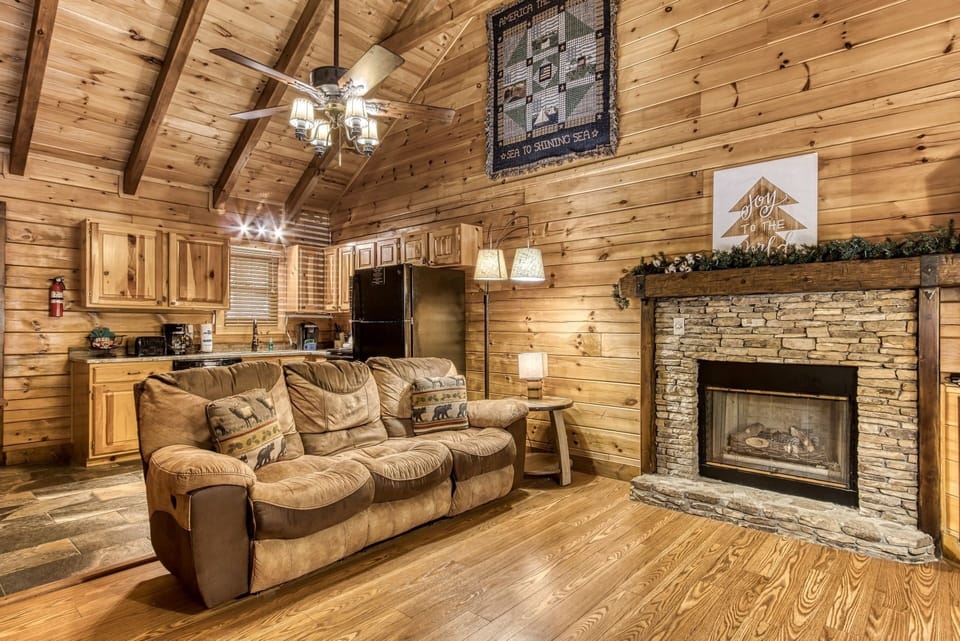 Cabin, 2 Bedrooms | Living room