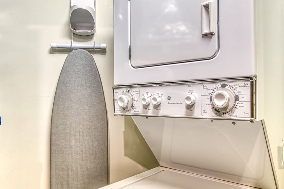 Cabin, 2 Bedrooms | Laundry