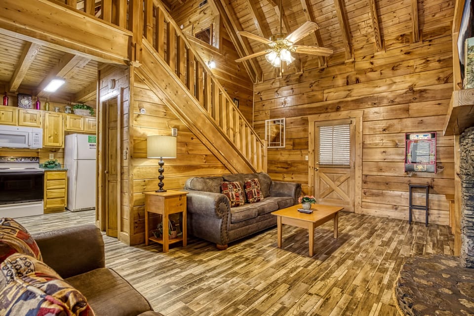 Cabin, 1 Bedroom | Living area